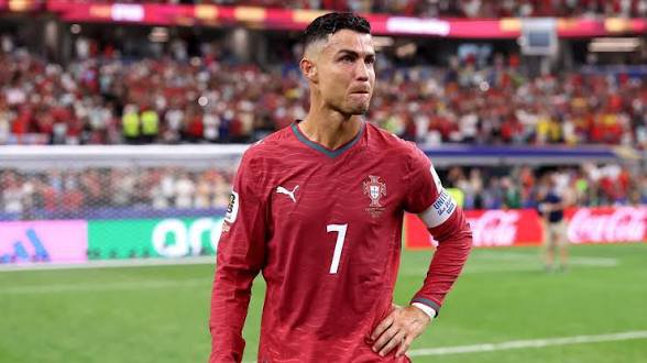 Franccfc's tweet photo. A good dancer should always know when to leave the stage 🎯

Make money so you can always walk away from situations you are not comfortable with 🎯

He left as a legend and no current Portuguese player will ever create the history/records he has held on big stage

RESPECT🐐 https://t.co/O25Lsw6TeB