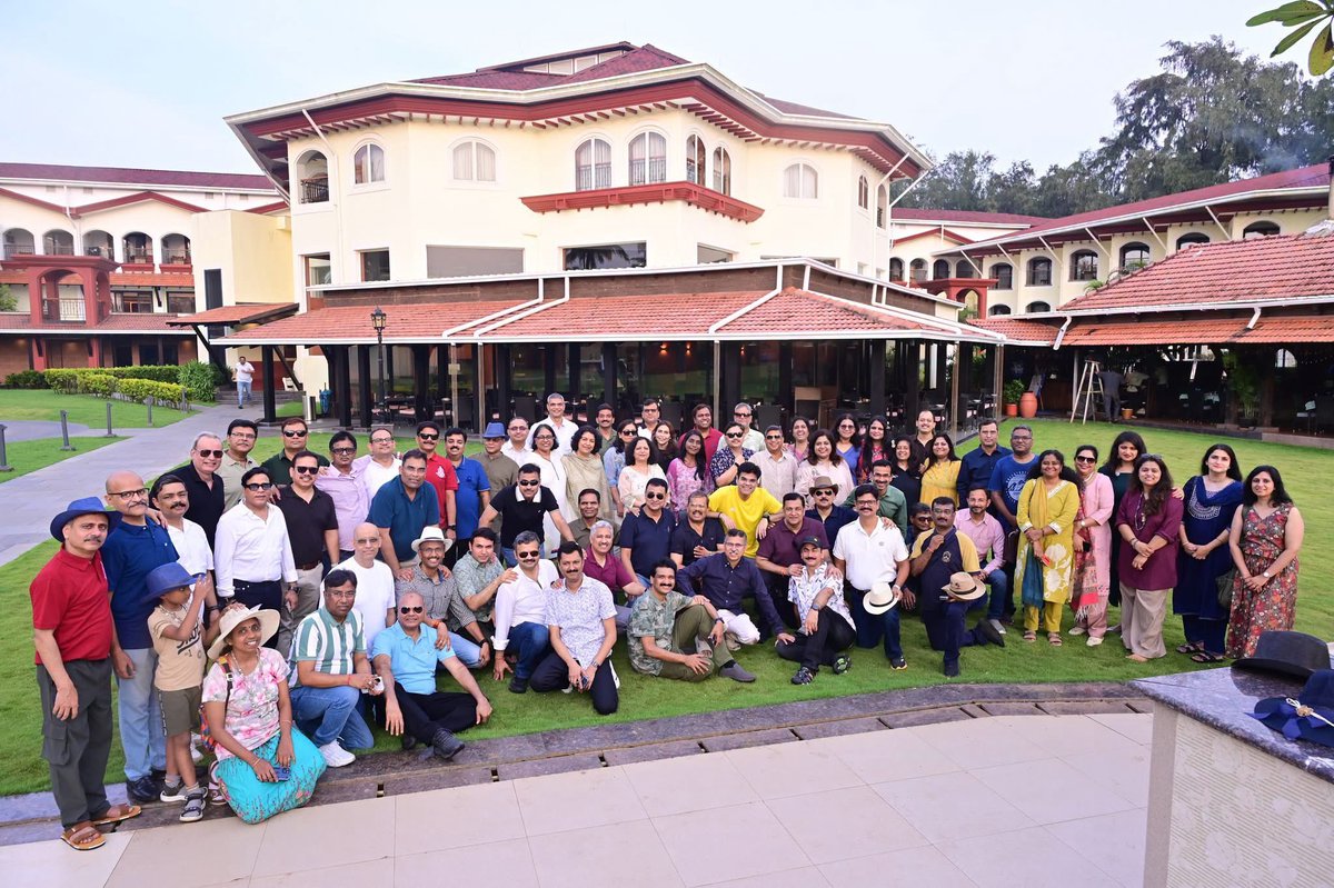 kkyadava's tweet photo. Celebration of #SilverJubilee of #CivilServices 2001 Batch with my FC 70 batchmates of @LBSNAA_Official at Goa. Meeting everyone after a long time was a fantastic feeling. Everyone is carrying loads of cherished memories back home.✨❤️
#KrishnaKumarYadav #LBSNAA #GetTogether https://t.co/aoJRoOCTJ2