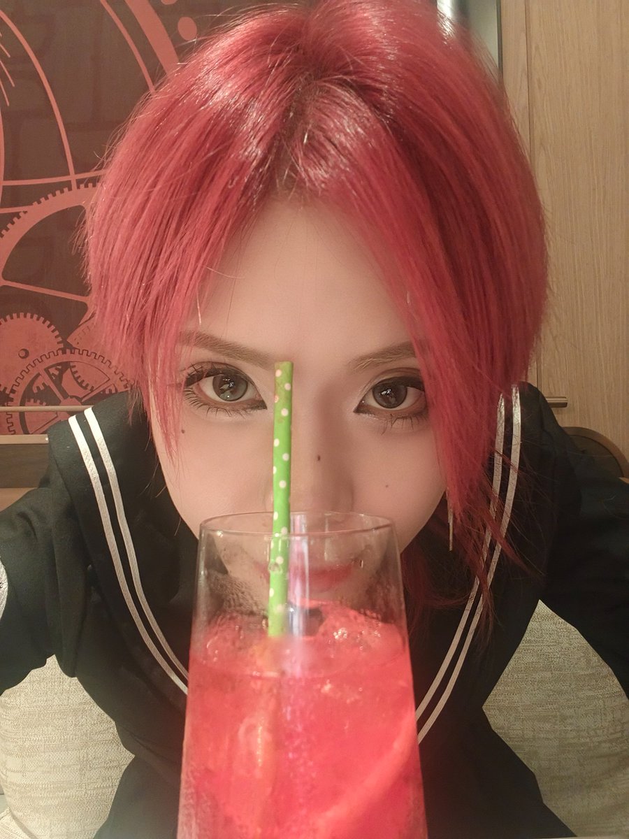 llli1063233's tweet photo. 好日子，让自己微醺一下~@iiii@4i@4爱 https://t.co/bYhpkntcei