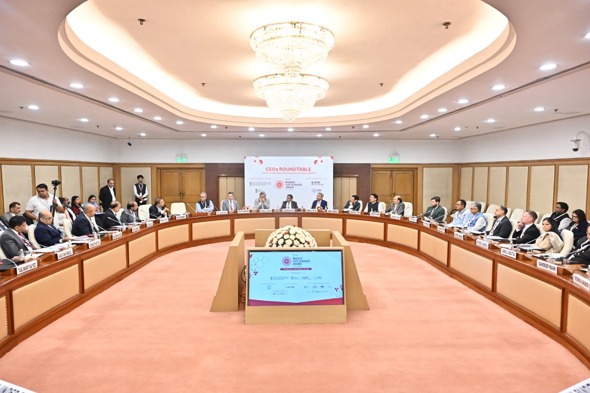 ficci_india's tweet photo. Glimpses from the  CEOs Roundtable: Transforming India’s Pharmaceutical Industry @ 2047 during the Bharat Life Sciences Innovation Summit. https://t.co/Yj4JjAeaBc