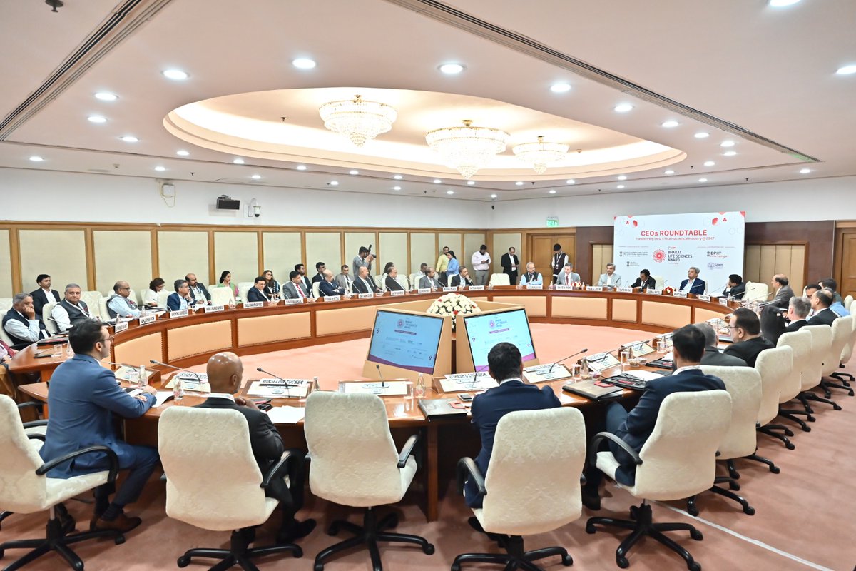ficci_india's tweet photo. Glimpses from the  CEOs Roundtable: Transforming India’s Pharmaceutical Industry @ 2047 during the Bharat Life Sciences Innovation Summit. https://t.co/Yj4JjAeaBc
