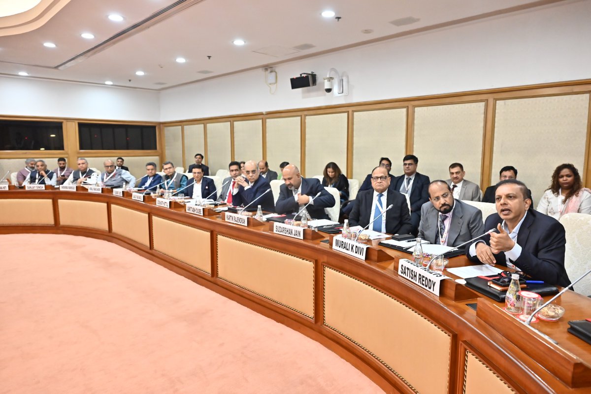 ficci_india's tweet photo. Glimpses from the  CEOs Roundtable: Transforming India’s Pharmaceutical Industry @ 2047 during the Bharat Life Sciences Innovation Summit. https://t.co/Yj4JjAeaBc