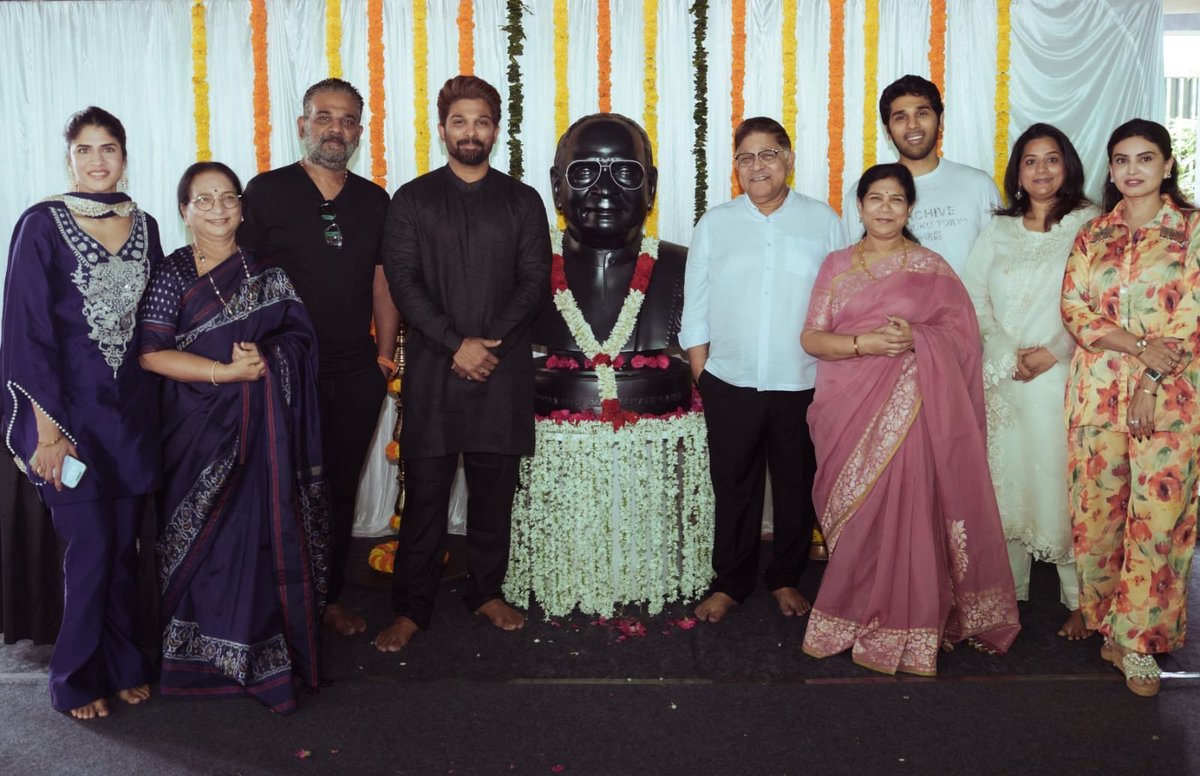 DoneChannel1's tweet photo. Icon star @alluarjun marks a new beginning with his new creative office space, #ICONZA, on the birth anniversary of his grandfather, Allu Ramalingaiah garu.
A new space. A new chapter. A legacy that continues.
@SureshChandraa
@AbdulNassaroffl
@DoneChannel1 https://t.co/JUje3C0JE8