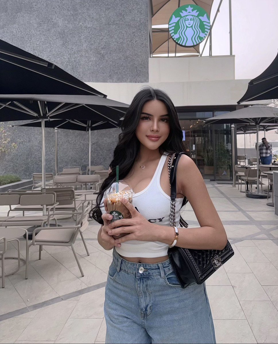 MaxArrison0aa's tweet photo. #ladyboy_riyadh 
#ladyboy_saudi 
#ladyboy_both_in_Riyadh

 ✿ ✿ ✿ https://t.co/bnZ6bB0XRi