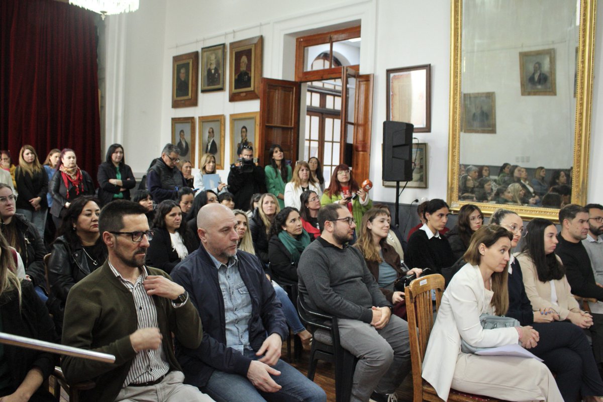 ayeduran's tweet photo. Acompañamos la inauguración simbólica de la casa de protección "Patricia Ilgner", un espacio para el acompañamiento, contención y refugio de mujeres y menores en situación de violencia en Patagones.

Gran iniciativa del @MuniPatagones para que el Estado tenga una mayor capacidad de respuesta frente a esta problemática.

Así como sostenemos nuestro compromiso con la prevención de la violencia por razones de género y apuntamos a su erradicación, también entendemos que cuando los hechos ocurren, las víctimas necesitan medidas de protección concretas.

Por eso celebramos la decisión de que la comunidad de Patagones cuente con un espacio que brinde tranquilidad y seguridad.