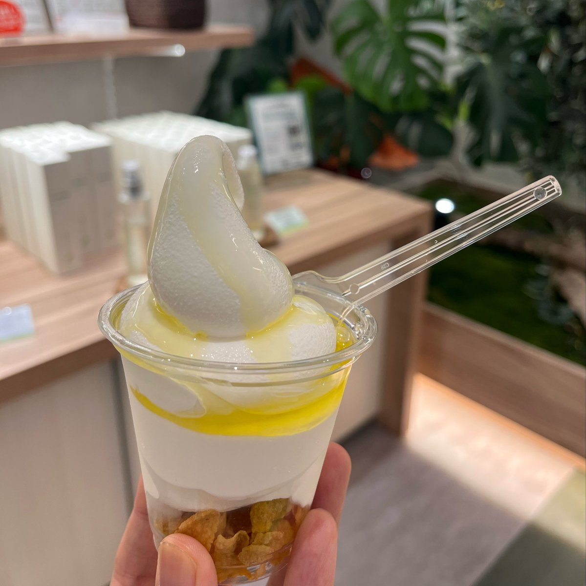 mshrspl's tweet photo. 📍 井上誠耕園
香川初上陸だったけど、グルテンフリーvs名物うどんで葛藤したけど、結局オリーブオイルかけアイスクリームに！グルテンフリーでも食べられる香川名物ありますか🤔 https://t.co/GvO4kacEjW