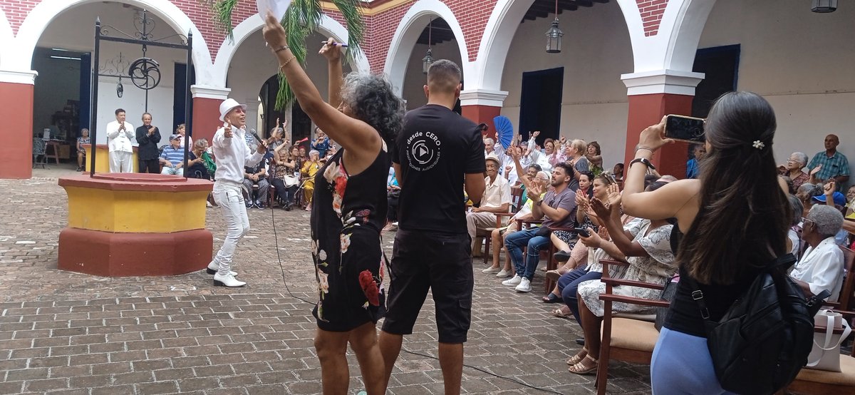 CPCCProgramas's tweet photo. #Somosartistasaficionados
#SomosCulturaHolguin #HolguinSi #Orgulloholguinero
Celebra el sector de la cultura en Holguín el Día Internacional del Adulto Mayor el el Museo Provincial La Periquera. Felicidades!!!!
@CasaCulturaHlg 
@MarAGraciaA794
@CPCC_Holguin https://t.co/pcY5d87TBg