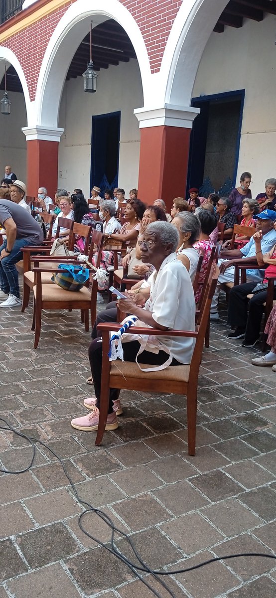 CPCCProgramas's tweet photo. #Somosartistasaficionados
#SomosCulturaHolguin #HolguinSi #Orgulloholguinero
Celebra el sector de la cultura en Holguín el Día Internacional del Adulto Mayor el el Museo Provincial La Periquera. Felicidades!!!!
@CasaCulturaHlg 
@MarAGraciaA794
@CPCC_Holguin https://t.co/pcY5d87TBg