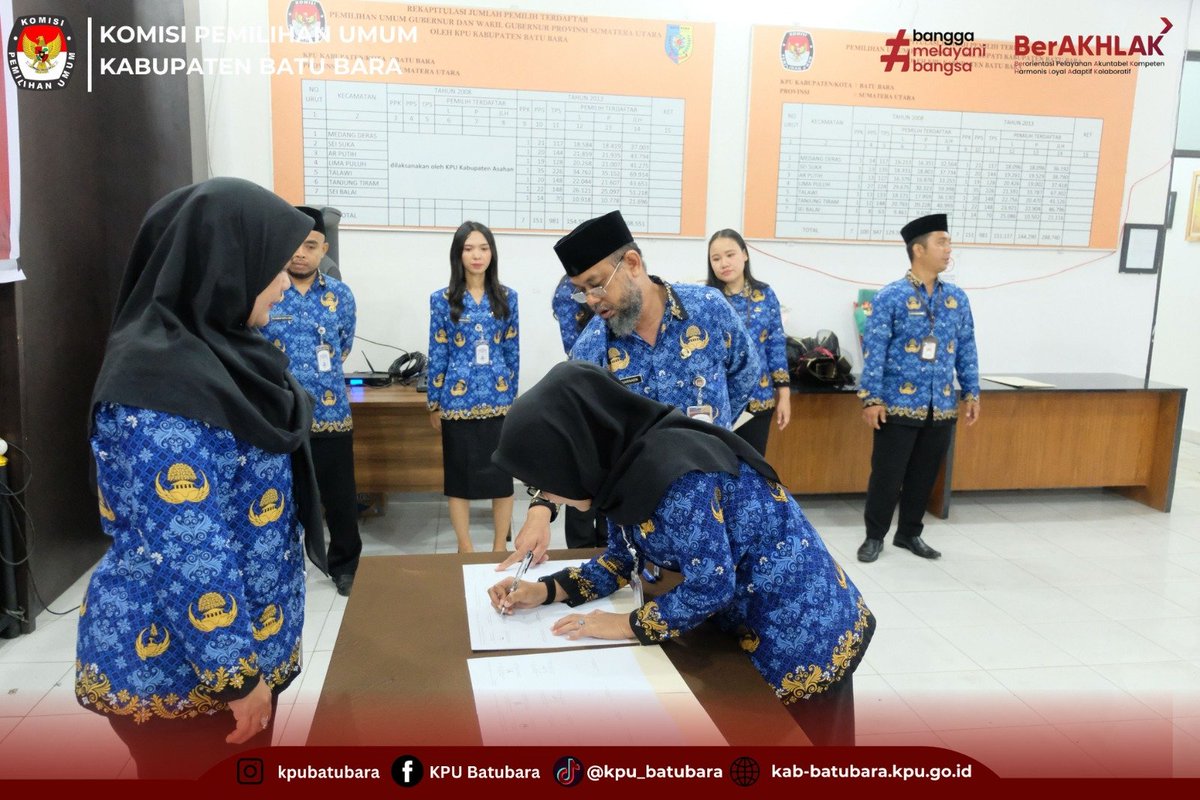 KpuBatubara's tweet photo. #TemanPemilih

Komisi Pemilihan Umum (KPU) Kabupaten Batu Bara Mengikuti kegiatan Pengambilan Sumpah/Janji Pegawai Negeri Sipil di Lingkungan Sekretariat Jenderal KPU Republik Indonesia, Kamis, (01/10/26)

Pengambilan Sumpah/Janji yang dilaksanakan secara Daring melalui aplikasi- https://t.co/DPsusGkaGc