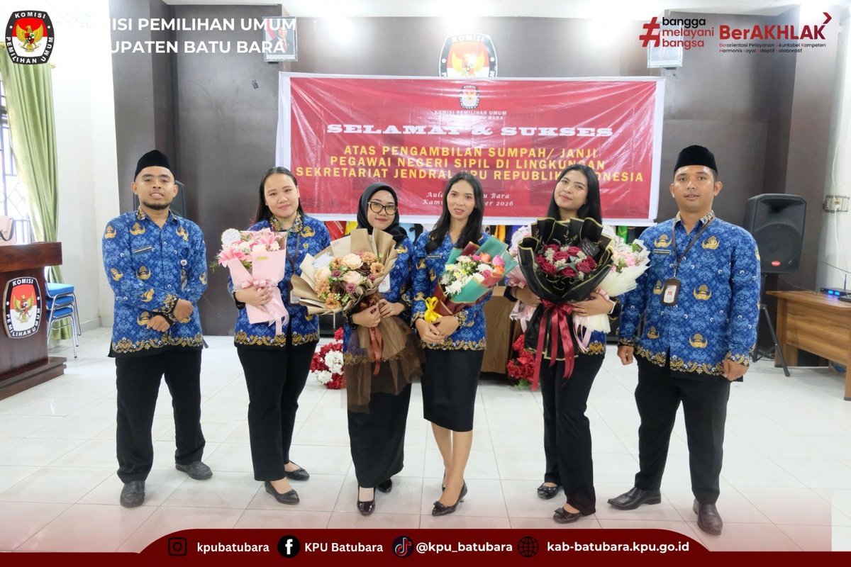 KpuBatubara's tweet photo. dan Novita Lopiandini.

Pengambilan Sumpah/Janji ini menjadi momentum penting dalam perjalanan pengabdian sebagai PNS, sekaligus menjadi wujud komitmen bagi PNS untuk senantiasa memberikan kinerja yang terbaik guna memberikan pelayanan kepada masyarakat.

Hadir juga mendampingi- https://t.co/kvr1sfQHjl