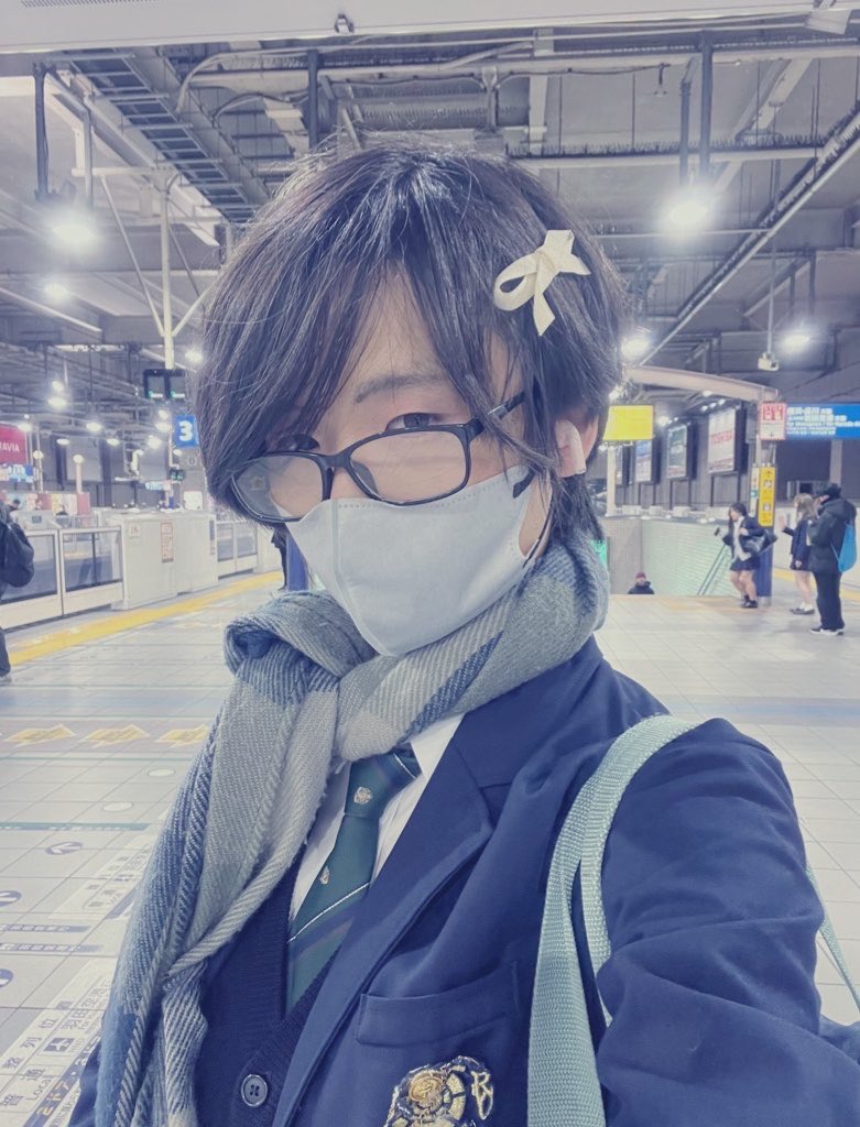 TORU_5154F's tweet photo. 眼鏡ボーイッシュJK
 #眼鏡の日 https://t.co/V2vBbXsRJI