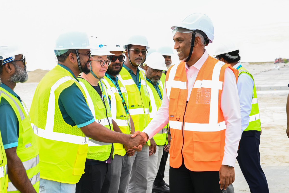 presidencymv's tweet photo. President Dr @MMuizzu inspects progress on the Thilafushi Port Development Project, a major national infrastructure initiative by Maldives Ports Limited (MPL). The project aims to ease congestion in the capital by relocating commercial port operations from Malé Commercial Harbour to Thilafushi.
