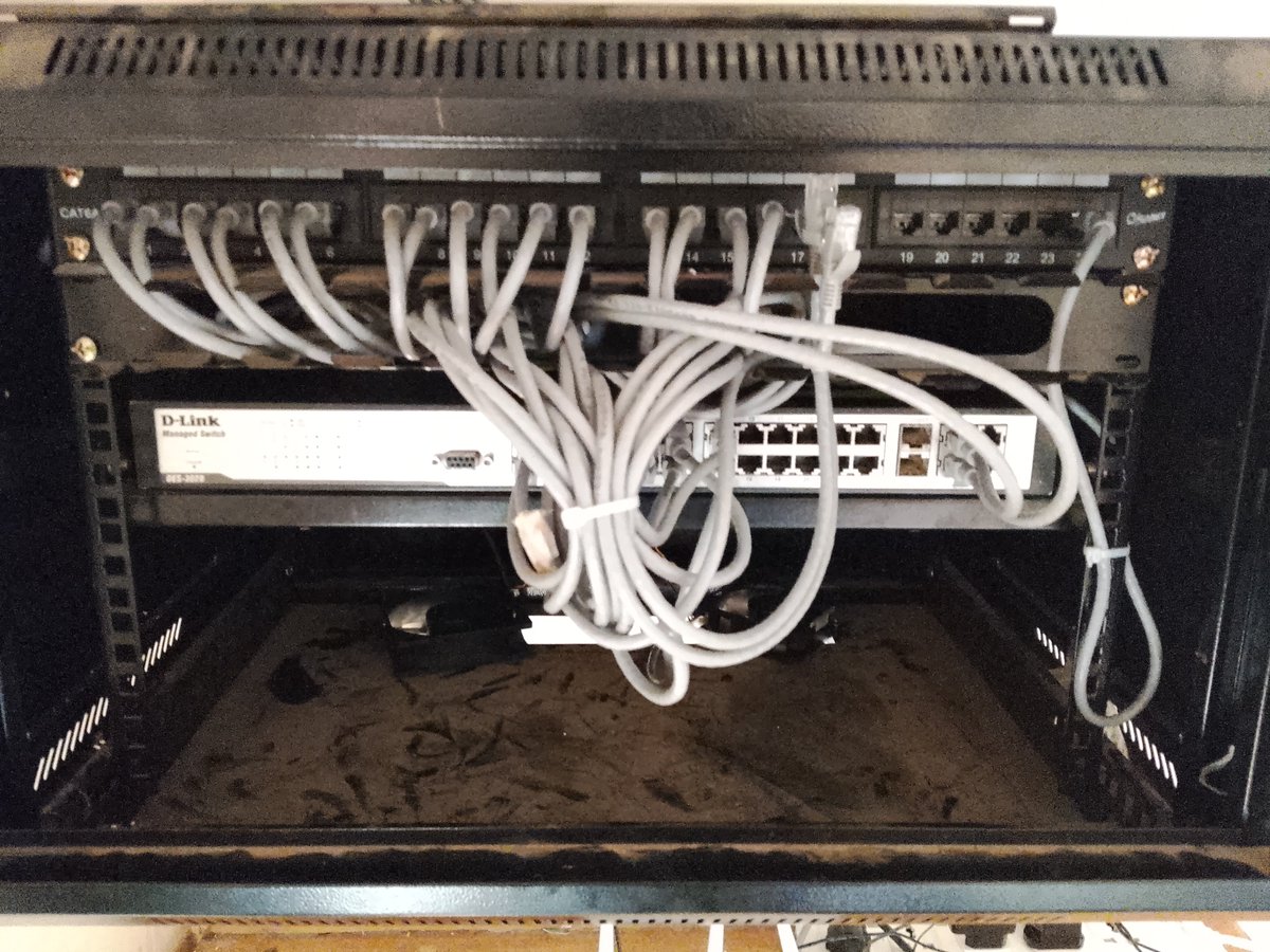 Teccosscomputer's tweet photo. NETWORK REPAIR AND RECONFIGURATION 
we did a Network switch repair 
cable management 
ip spooling 
ip assigning 
And General network maintenance https://t.co/w0KNc83PJl
