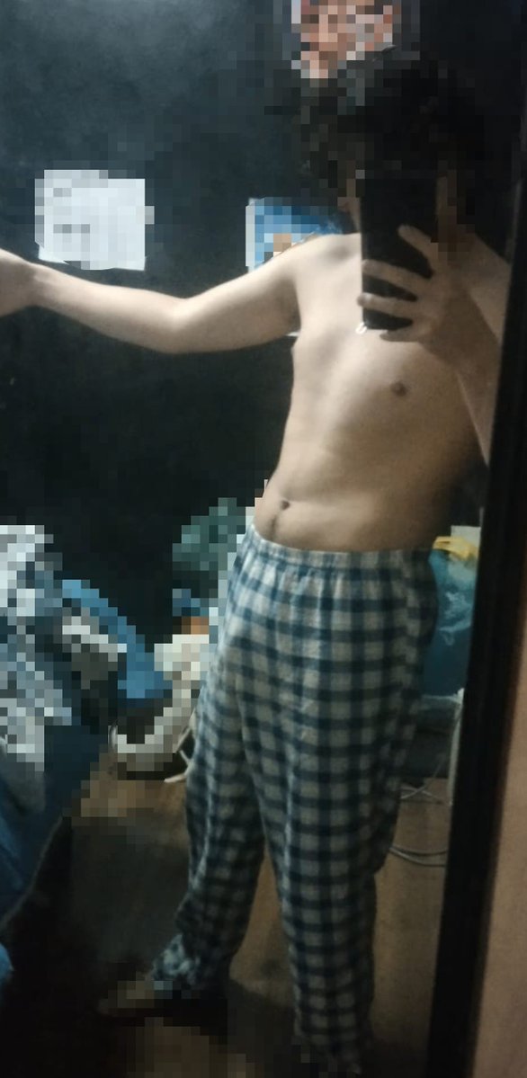 wolfbit87461392's tweet photo. El otro dia revise mi galería y me di cuenta como estoy de mamado ahora a diferencia de antes, toy mas grande y peludo 😈, voy a ser un puto oso mamado 😝🖤 https://t.co/zGrZ4eBT2O
