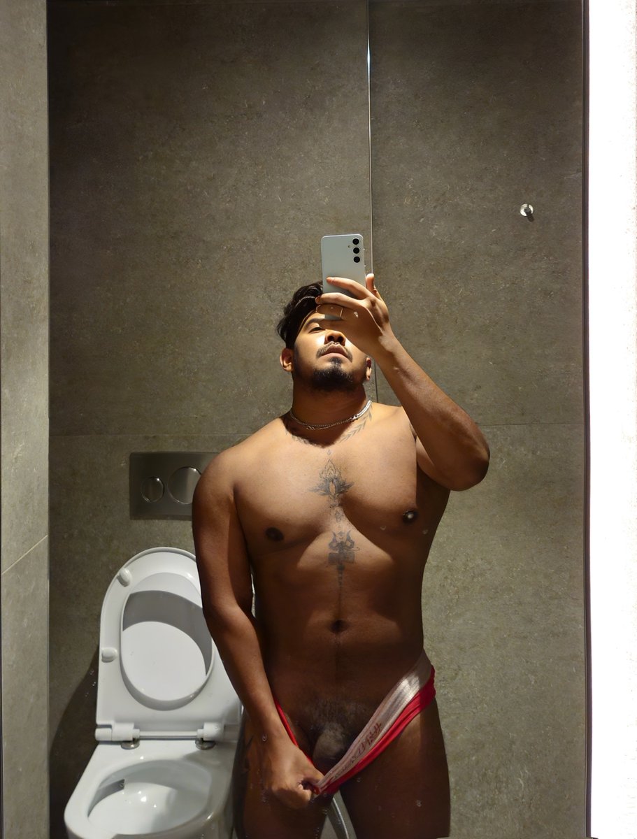 assourav_'s tweet photo. Yoo
#gay 
#bisex 
#mirrorsefie https://t.co/OgbwiS6J3Q