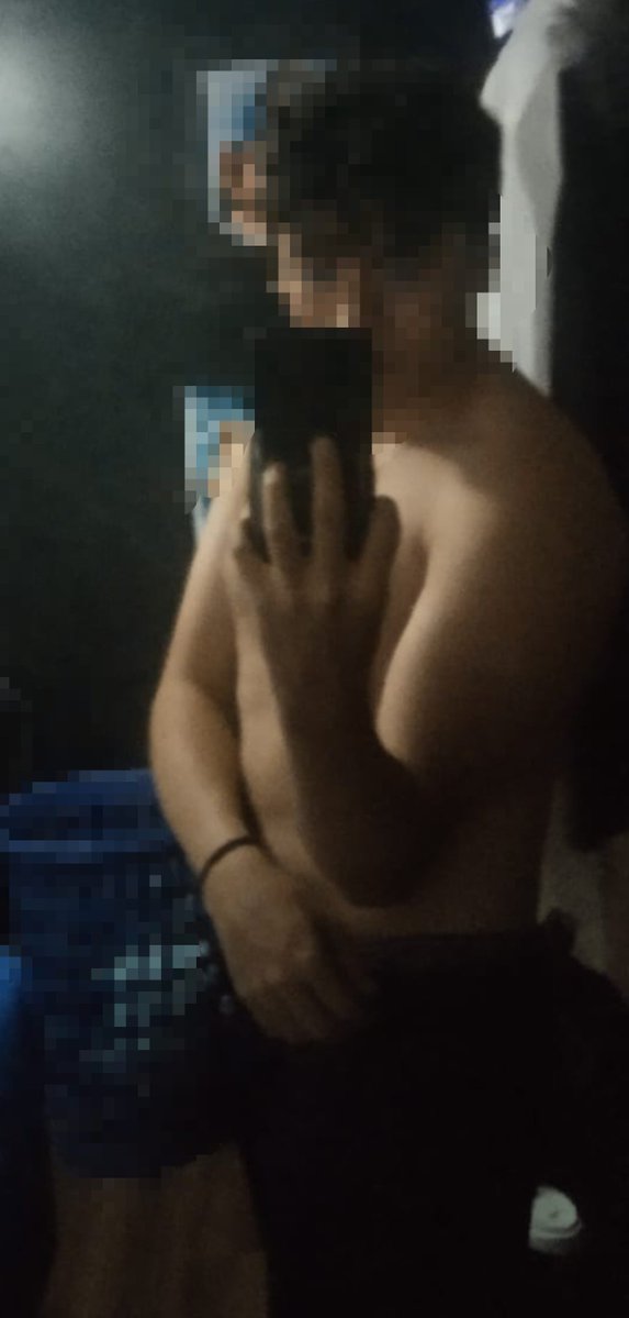 wolfbit87461392's tweet photo. El otro dia revise mi galería y me di cuenta como estoy de mamado ahora a diferencia de antes, toy mas grande y peludo 😈, voy a ser un puto oso mamado 😝🖤 https://t.co/zGrZ4eBT2O