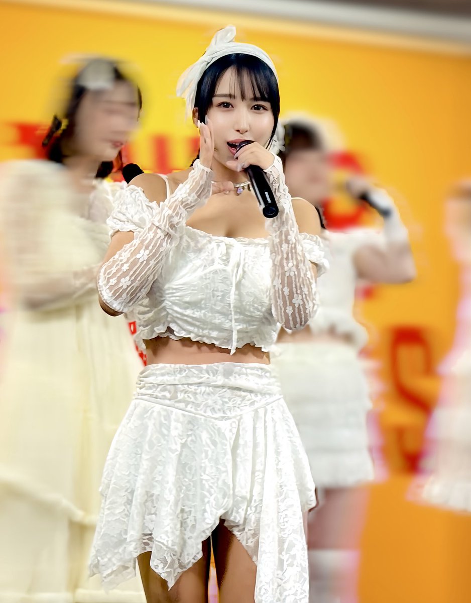 5han_yuki's tweet photo. 今は見ることのなくなった、メニマニリリイベ衣装。懐かしのタワレコ。
これがまた可愛いんだ。
癒しえぐぅぅぅ。
#らぶりすびより
#idol
@krsm_nn_love https://t.co/IcZEE7PZfh
