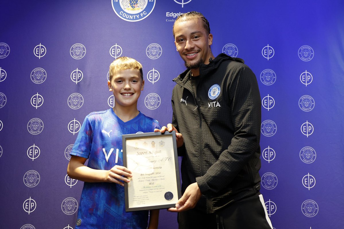 SCAN_SCHEME's tweet photo. Jason Adigun(1520)was presented with his SCAN certificate at Edgeley Park. 26/9/26. #stockportcounty https://t.co/5zvDBtPoeN
