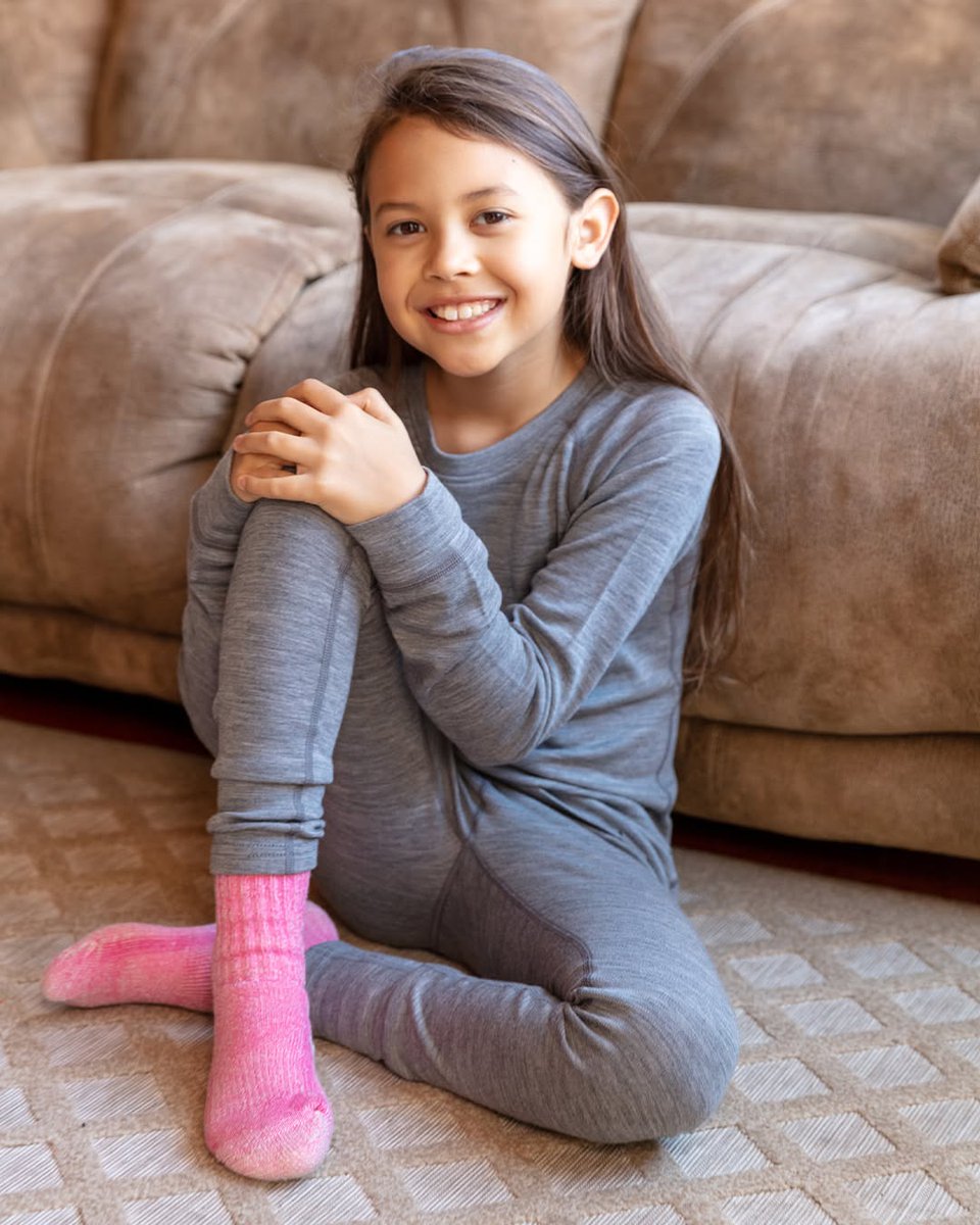 teutjebol's tweet photo. Happy #NationalChildrensDay! Ready, set, play! 🏃♂️💨 Keep your little one's feet cozy and supported all summer long with our Meriwool Kid's Crew Socks. They're light, comfy, and built for endless adventures. Run, jump, and explore with Meriwool! https://t.co/gVdY0nTgG0