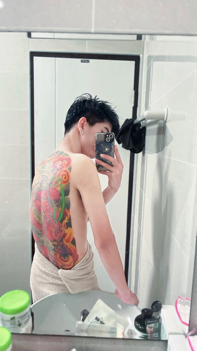 Ss232290's tweet photo. ถูหลังให้หน่อย 🧟‍♂️💦 #อมตะชลบุรี #พานทอง #ดอนหัวฬอ #พนัสนิคม https://t.co/8u0X1WJ1zL
