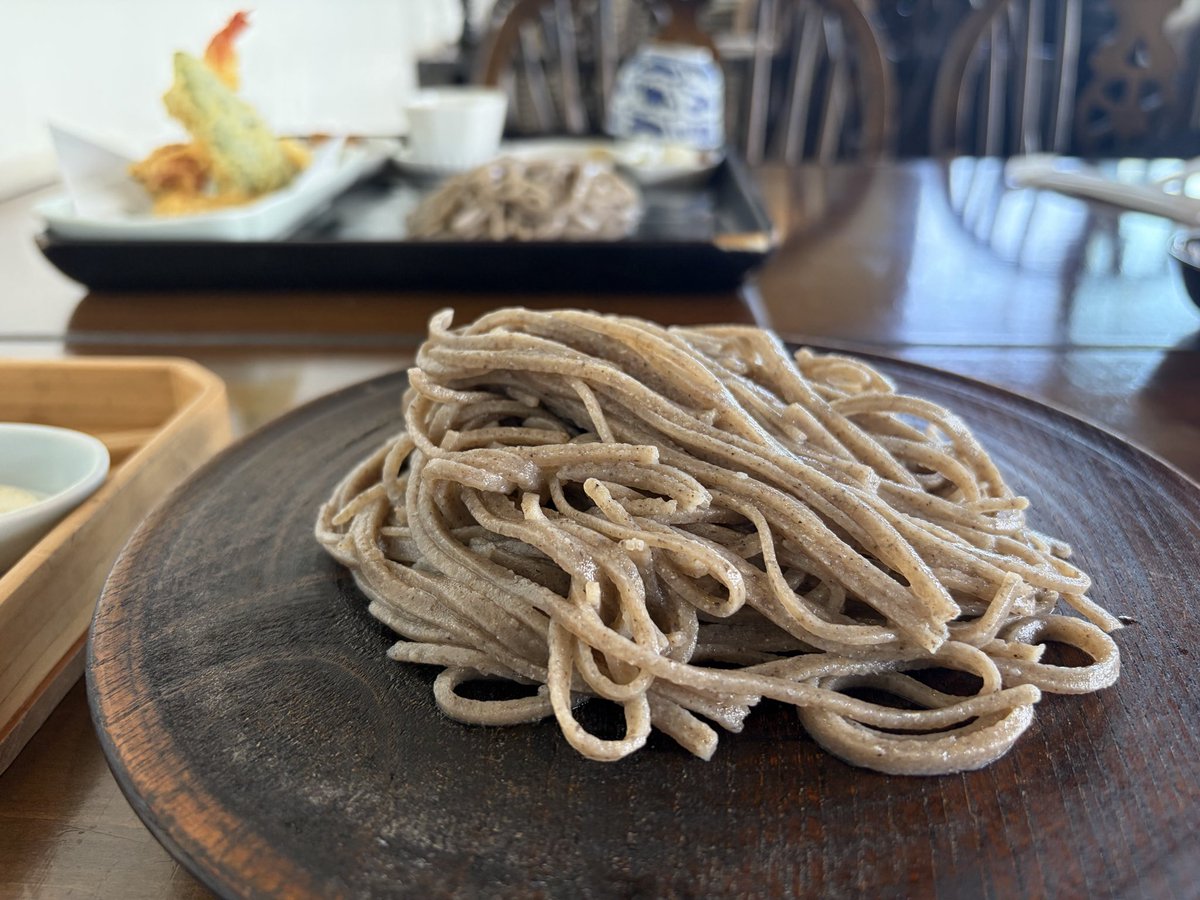 _2_ke's tweet photo. これは🦌落堂のおそばです。
実は師匠の方のお蕎麦が元々好きなんですが、ロケーションと、雰囲気が最高🍁
今度は師匠の方も行きたい。 https://t.co/dHCnFFfAEw
