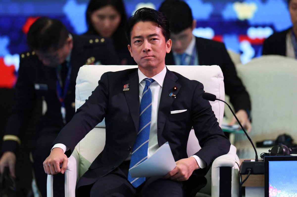 Arin_Yumi's tweet photo. Defense Minister Koizumi says Japan should not rule out discussions on possessing nuclear weapons or nuclear-powered submarines.

Citing the nuclear capabilities of China, Russia and North Korea, Koizumi argued that Japan should discuss all options rather than refusing to consider them outright.