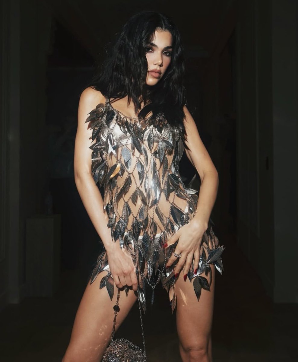 SiteKenia's tweet photo. 💌 / Nuevas fotos de Kenia Os en su cuenta de Instagram Post (2/13) desde París, Francia del evento de "Rabanne" durante la Paris Fashion Week 🇫🇷 https://t.co/1RHhD19d1N