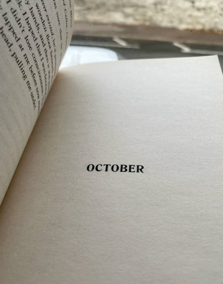 itsheeer_'s tweet photo. Hello October 🧡🍁🤎🐿🍂 https://t.co/VqA66eaCQo