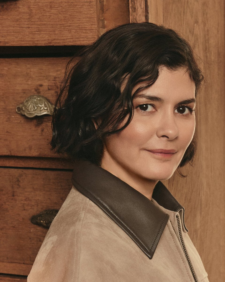 SongmontGlobal's tweet photo. French actress Audrey Tautou joined us in Paris for #SongofMont, carrying the Gather Lattice Bag with her signature grace and quiet elegance.

Discover more at link in bio.

#SongofMont
#SongmontGatherCollection https://t.co/U1OMBuB5Qo