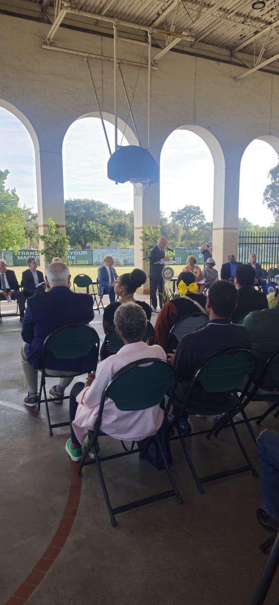 HPARD's tweet photo. What a fantastic turnout at the MacGregor Park groundbreaking. Thank you all for your support! https://t.co/WJpROVU6s4
