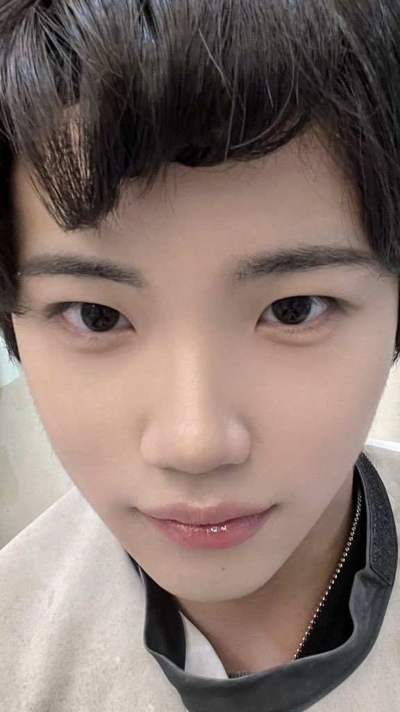 0nluvii's tweet photo. 듀..🥟🥢 https://t.co/UYaFTJ80tN