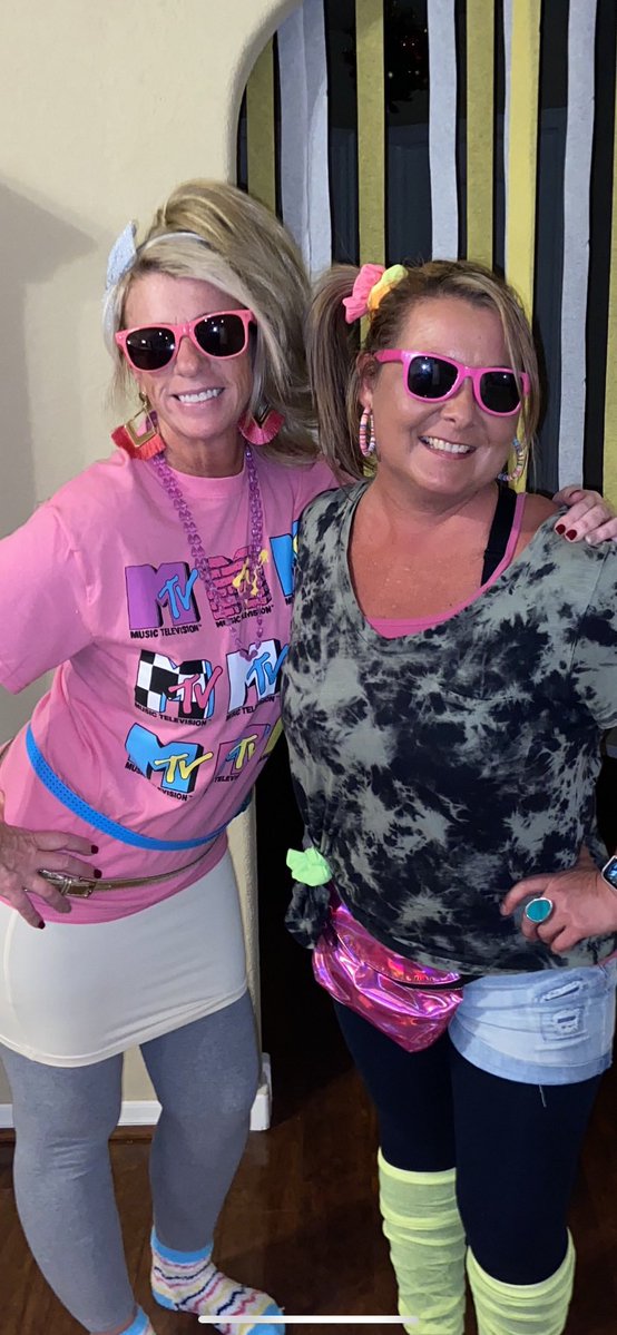 karimirabal's tweet photo. Would you attend a themed networking mixer? 

1. I’m in—sounds like a fun way to connect 
2. I’d consider it for the right event 
3. I prefer a more traditional networking setting. 

#Networking #NakedNetworking #Leadership #KeynoteSpeaker #CareerCoach #LinkedInStrategy https://t.co/644Erqqlab