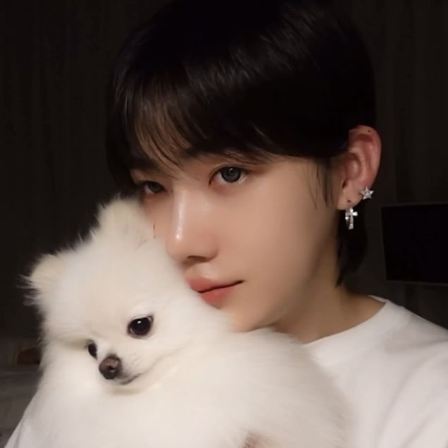 gvml9523's tweet photo. 뉴야 10월도 잘 부탁해 우리 항상 행복하자!!오늘도 까만 밤 보내구 늘 사랑해 빠빠🩵🐧☘️🌃 https://t.co/6b6uQe2lPx