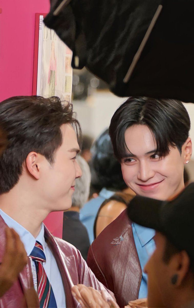 Enjoy_cheerful's tweet photo. ท่ามกลางผู้คนมากมาย 🥰🥰

TP JOIN BAZAAR ART 2026

#BAZAARArt  
#BAZAARART2026  #BAZAARThailand
#TeshowPing https://t.co/ygbxSqQlH6