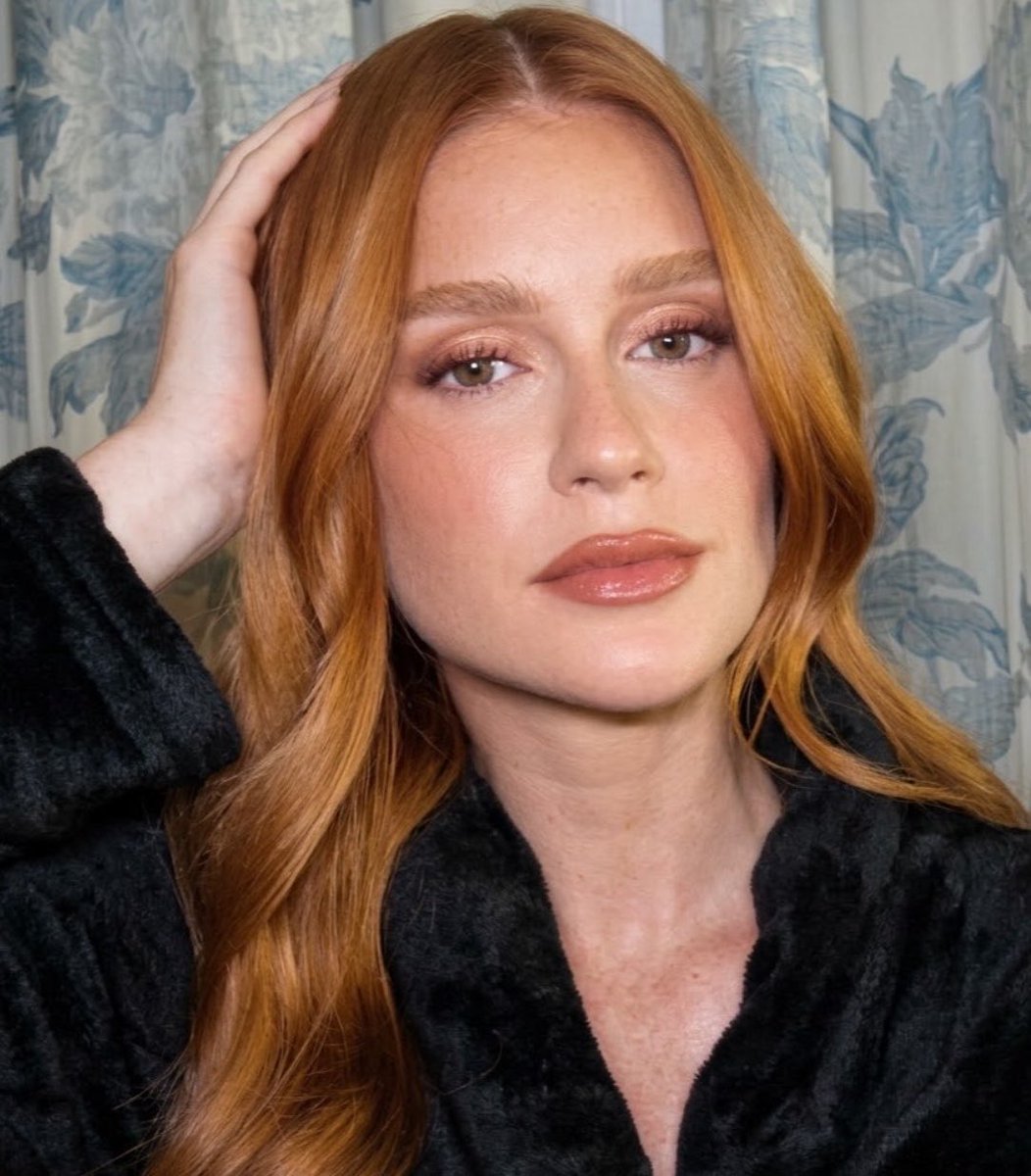 PortalBabados's tweet photo. 🚨Marina Ruy Barbosa ao falar sobre política: “Sei que, de alguma forma, me enxergam nesse lugar de isenta. Hoje, no entanto, tenho um olhar muito para mim, não no sentido egoísta. Mas é uma busca de autoconhecimento” https://t.co/JJCfDMcRFy