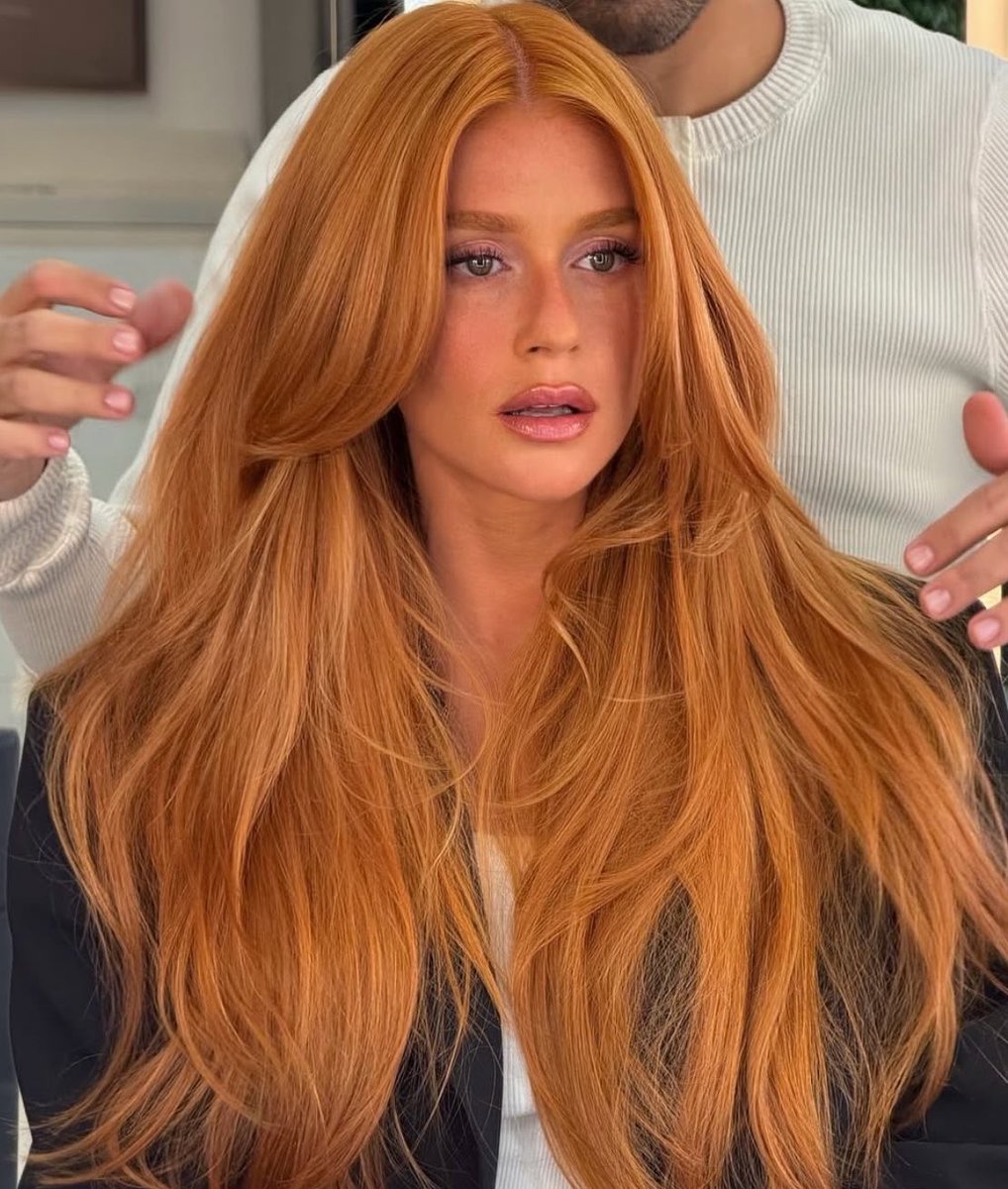 PortalBabados's tweet photo. 🚨Marina Ruy Barbosa ao falar sobre política: “Sei que, de alguma forma, me enxergam nesse lugar de isenta. Hoje, no entanto, tenho um olhar muito para mim, não no sentido egoísta. Mas é uma busca de autoconhecimento” https://t.co/JJCfDMcRFy
