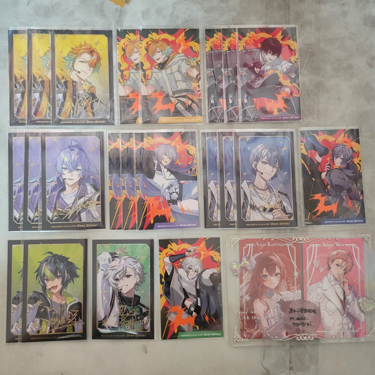 m_anko_torihiki's tweet photo. にじさんじ 交換
MECHATU-A 1st LIVE Over Drive!
ランダムカード

【 譲 】
画像1

【 求 】
画像2 (コンプ目的) 各1
同種IDカードの方
画像3 各1
異種リストに記載の品＞未記載の品

画像2、同種を最優先の為、画像3や他異種のお声がけは内容や状況によりご希望に添えない場合有。

↓ https://t.co/s5aeqeS14b