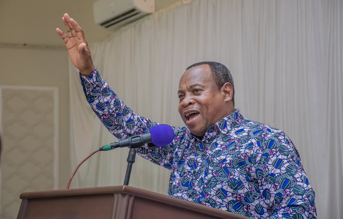 ACTwazalendo's tweet photo. MWENYEKITI wa @ACTwazalendo, Ndugu @othmasoud amewataka wazee kutumia umri na uzoefu wao kurejesha heshima na maadili nchini, badala ya kuwa ‘machawa’ wanaotetea mambo yasiyo na msingi.

Kulinda Hazina ya Wazee,
Ukaribu wa Kweli, Utu na Heshima

#TaifaLaWote #MaslahiYaWote https://t.co/fjEboGBWS3