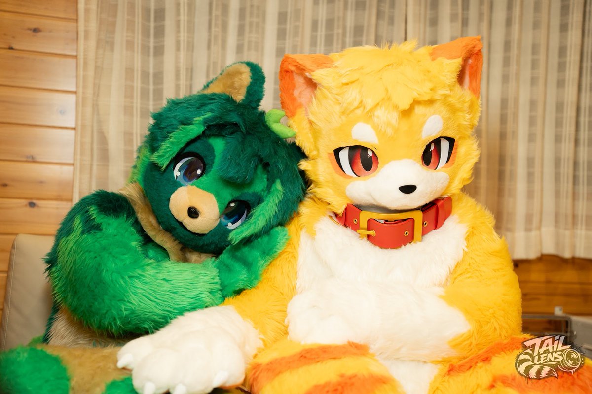 kiki13576's tweet photo. ピトくんとツーショット
📷:@TailLens96
#FursuitFriday
#ふぁーろっじ 
#リス村別荘 https://t.co/CsHfLGnatf