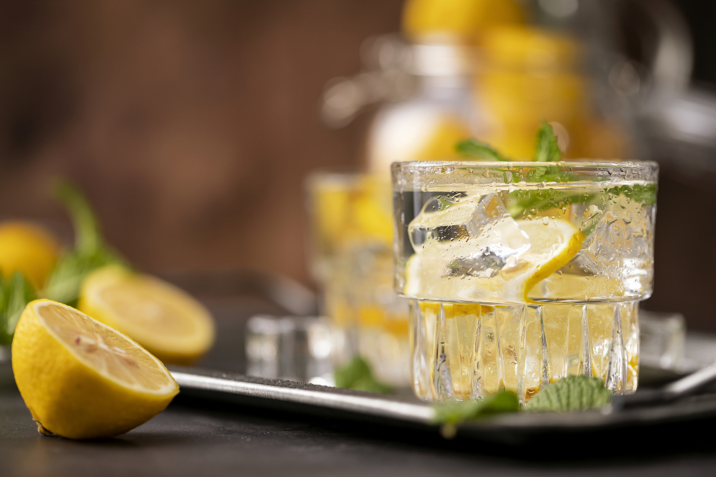 LEILANIMCP4u's tweet photo. Prepara una limonada refrescante en 3 pasos: mezcla jugo de 4 limones, 2 cucharadas de azúcar y 1 litro de agua fría Perfecta para el calor! https://t.co/CMrqzM29hB
