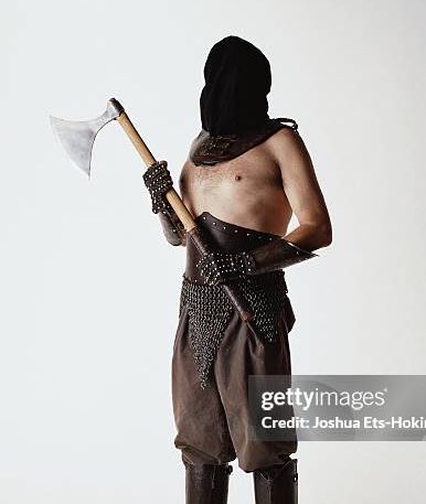 jarvis_best's tweet photo. Men doing executions - women doing executions https://t.co/3eQ7kdvqGK