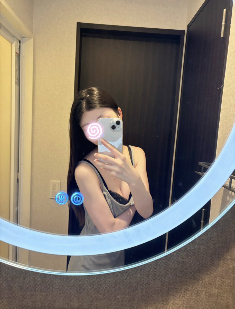 xqy3ws's tweet photo. 明日が初出勤の予定でしたが、急遽10/1 23:30～入ることになりましたっ😽
誰がゆうの1番になってくれるのかなあ？ https://t.co/Ed6xlXFpc1