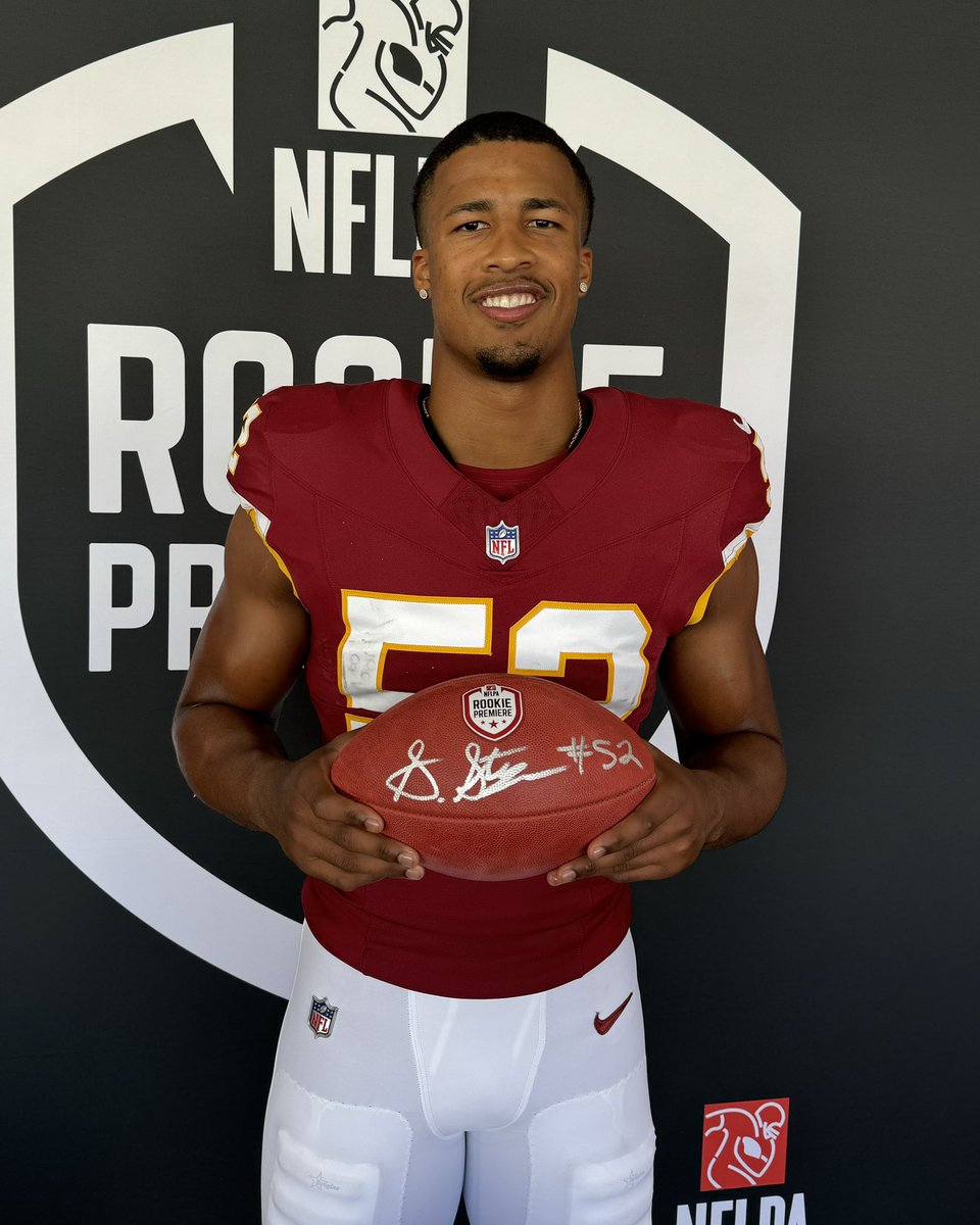 FansAuthentic's tweet photo. Rookie @sonnystyles_ is your Week 3 NFC Defensive Player of the Week‼️

Follow us + tag a @Commanders fan for your chance to win this signed @NFLPA #RookiePremiere 🏈! #RaiseHail https://t.co/KwlIXuvqQ1