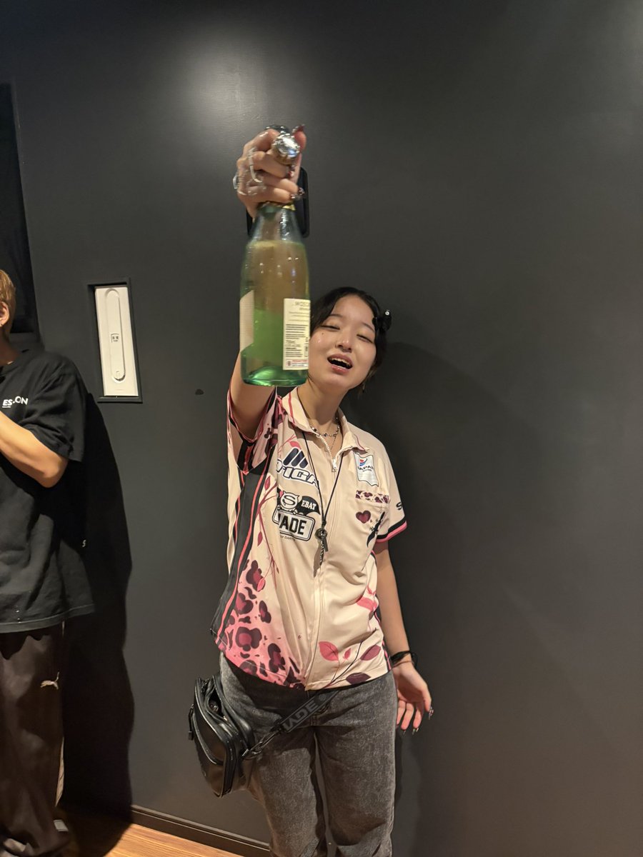 darts398's tweet photo. 今日も舞姫さんと！時間があっても足りない…10日の岡野さんとのイベントの時間が羨ましい！tricoのまえひらさんもいらしてびっくりでした笑連日お世話になってる気が…tricoからのメンバーともまた会えて
嬉しい！また会える日を！（デコ助舞姫さん添えて） https://t.co/EBI3KivfdE