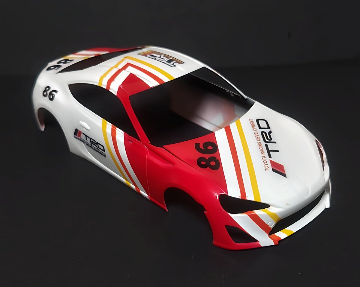 watapapa45's tweet photo. TOYOT86 TRD  Racing colors（Decal application）

タミヤ 1/24 トヨタ86にTRDロゴの自作デカールを貼りました。 https://t.co/0YWfi35jL2