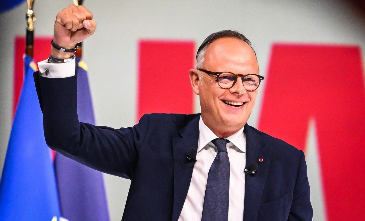 Actu_NP's tweet photo. 🚨Édouard Philippe progresse de 4 points et atteint 30% d’image positive selon le Baromètre Elabe pour Les Échos.

Il prend la 3e place du classement et signe la plus forte progression parmi les principales personnalités testées. https://t.co/SpDUQq4Owh
