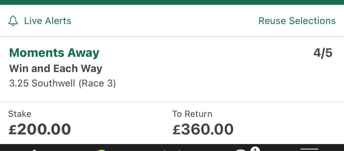 VegasLeeLP's tweet photo. Easy money on last horse, now’s let’s have an easy one, Moments Away is actually moments away https://t.co/QaEe5RVKjK
