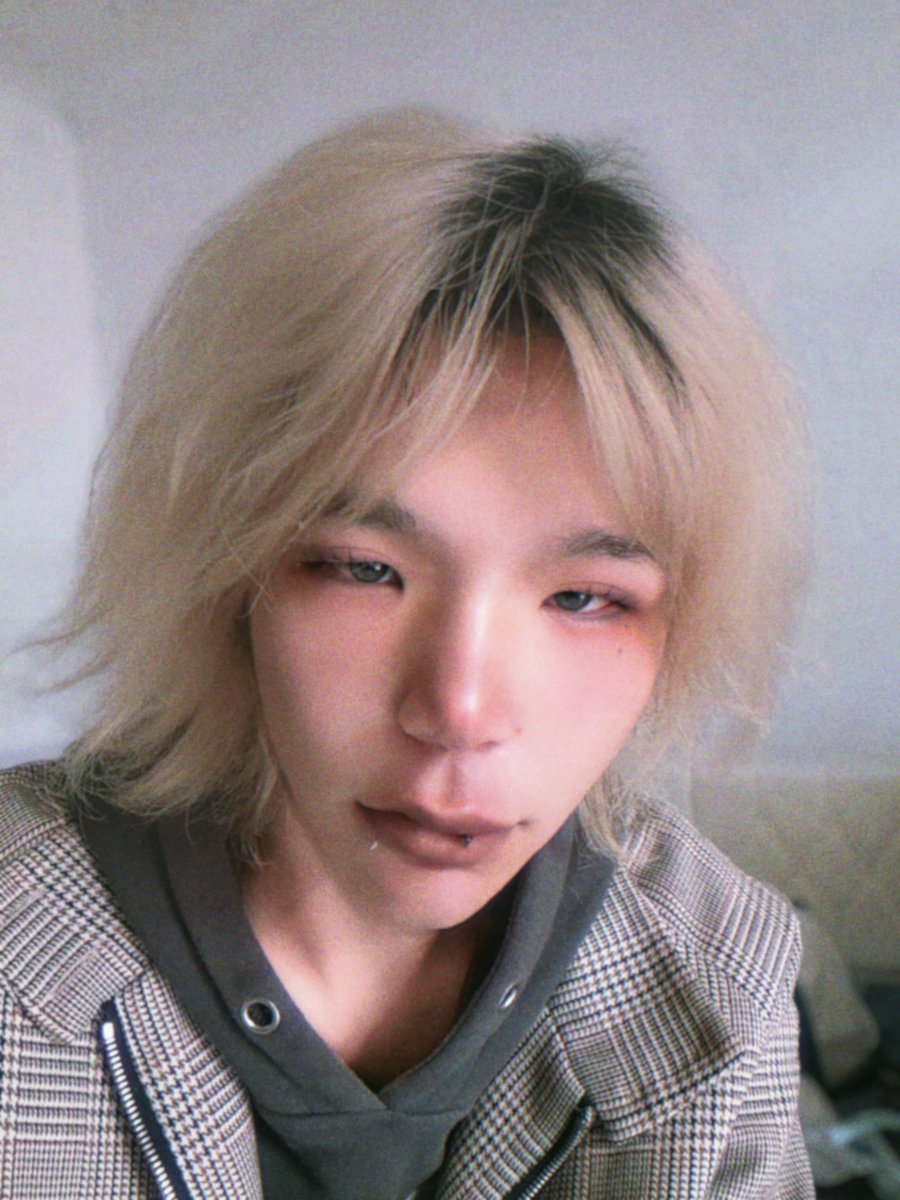 vt6zc's tweet photo. 夕夕新打的面部穿孔嘿嘿 #femboy https://t.co/gTF7GNPO1P