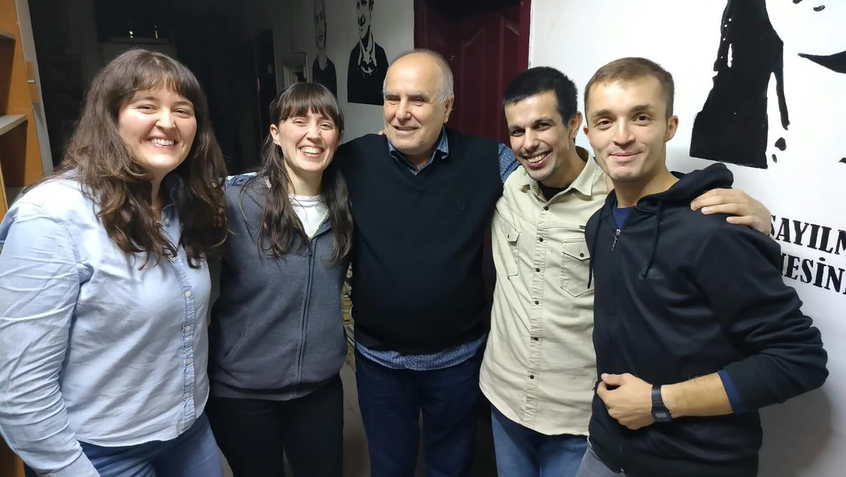 GrupYorum___X's tweet photo. Tahliyelerimizle yeniden beraberiz...

T��m tutsak emekçimiz serbest bırakılsın !

Grup Yorum Halktır Susturulamaz ! https://t.co/MGMuzMjz93