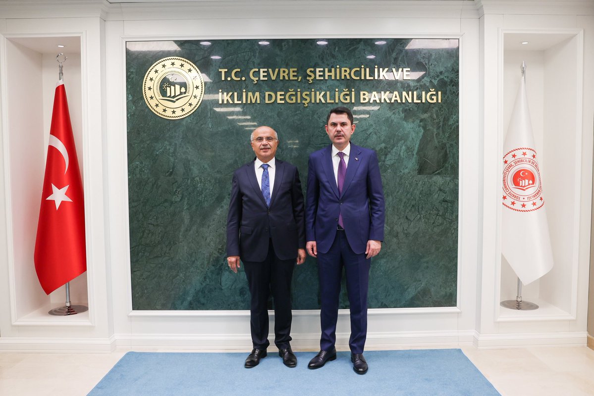 murat_kurum's tweet photo. Malatya Büyükşehir Belediye Başkanımız Sayın Sami Er’i Bakanlığımızda kabul ettik.

Şehrimizin yeniden inşa sürecinde ihtiyaçları ve talepleri, devam eden projeleri, Malatya’mızın geleceğini değerlendirdik.

11 ilimizi eskisinden daha da güzel yapmak için hız kesmeyeceğiz. https://t.co/TXfs3s7FdN